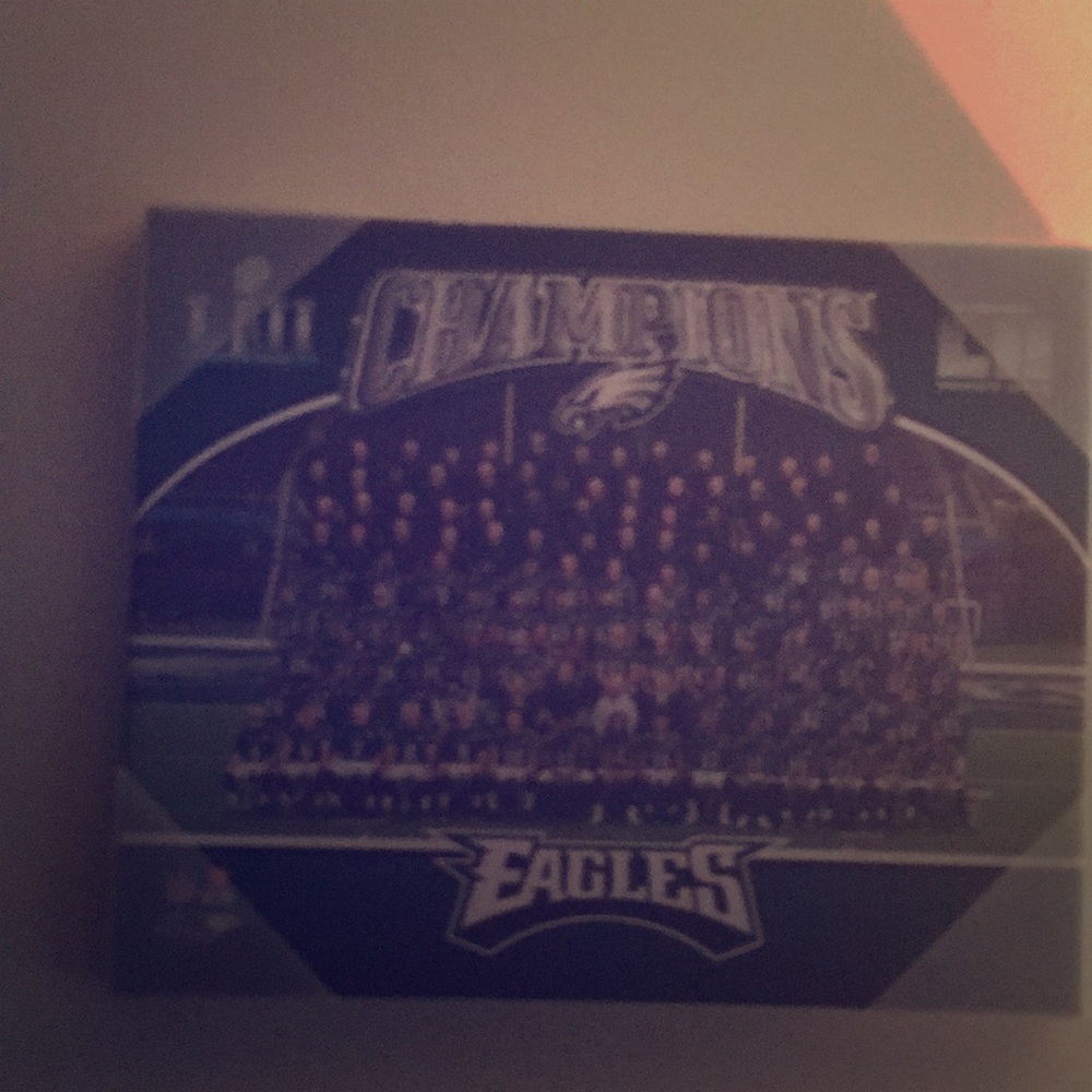 Eagles sign
